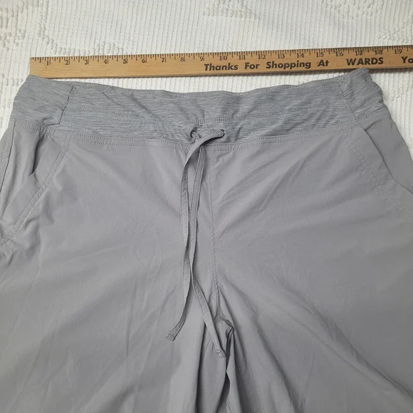 Duluth Trading Co Gray Women's Shorts - Picture 7 of 7